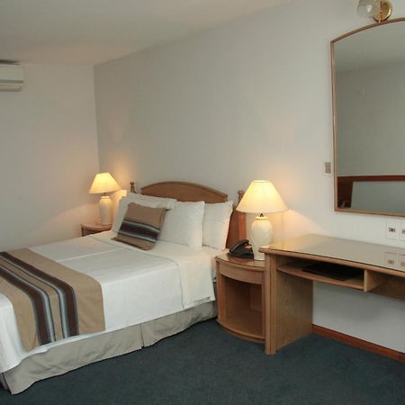 מונטווידאו Crystal Palace Hotel מראה חיצוני תמונה