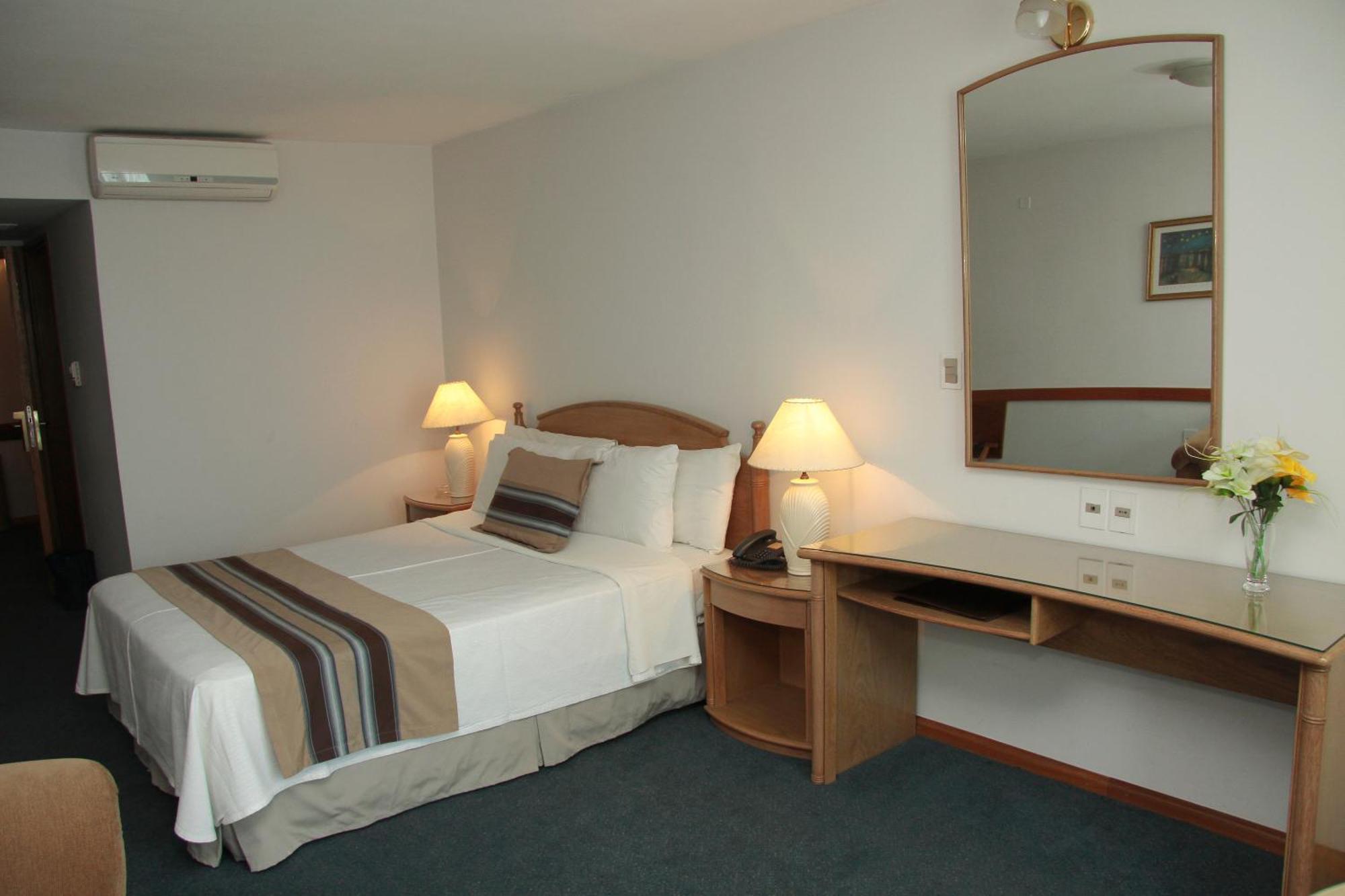 מונטווידאו Crystal Palace Hotel מראה חיצוני תמונה