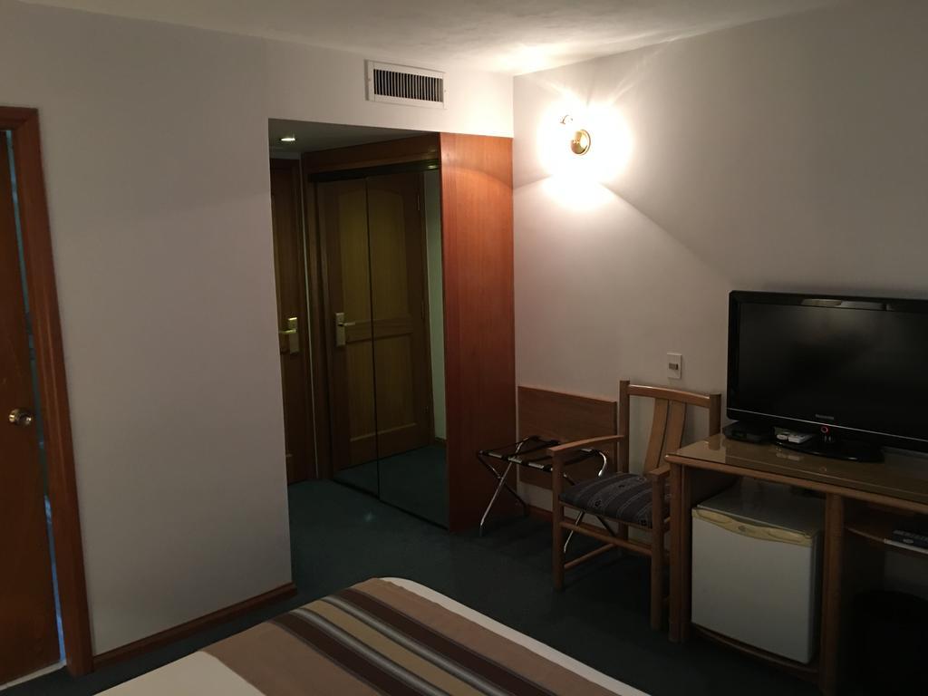 מונטווידאו Crystal Palace Hotel מראה חיצוני תמונה