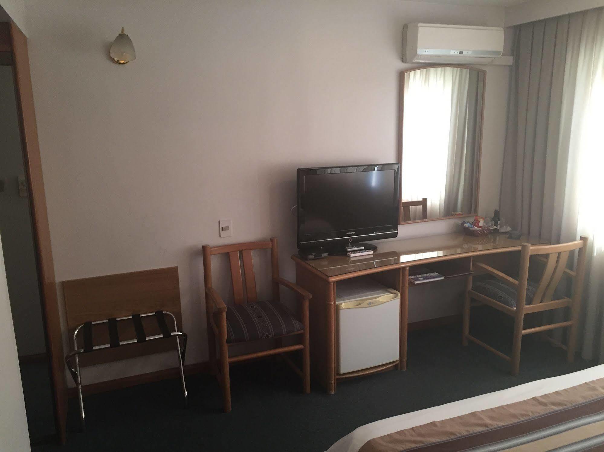מונטווידאו Crystal Palace Hotel מראה חיצוני תמונה