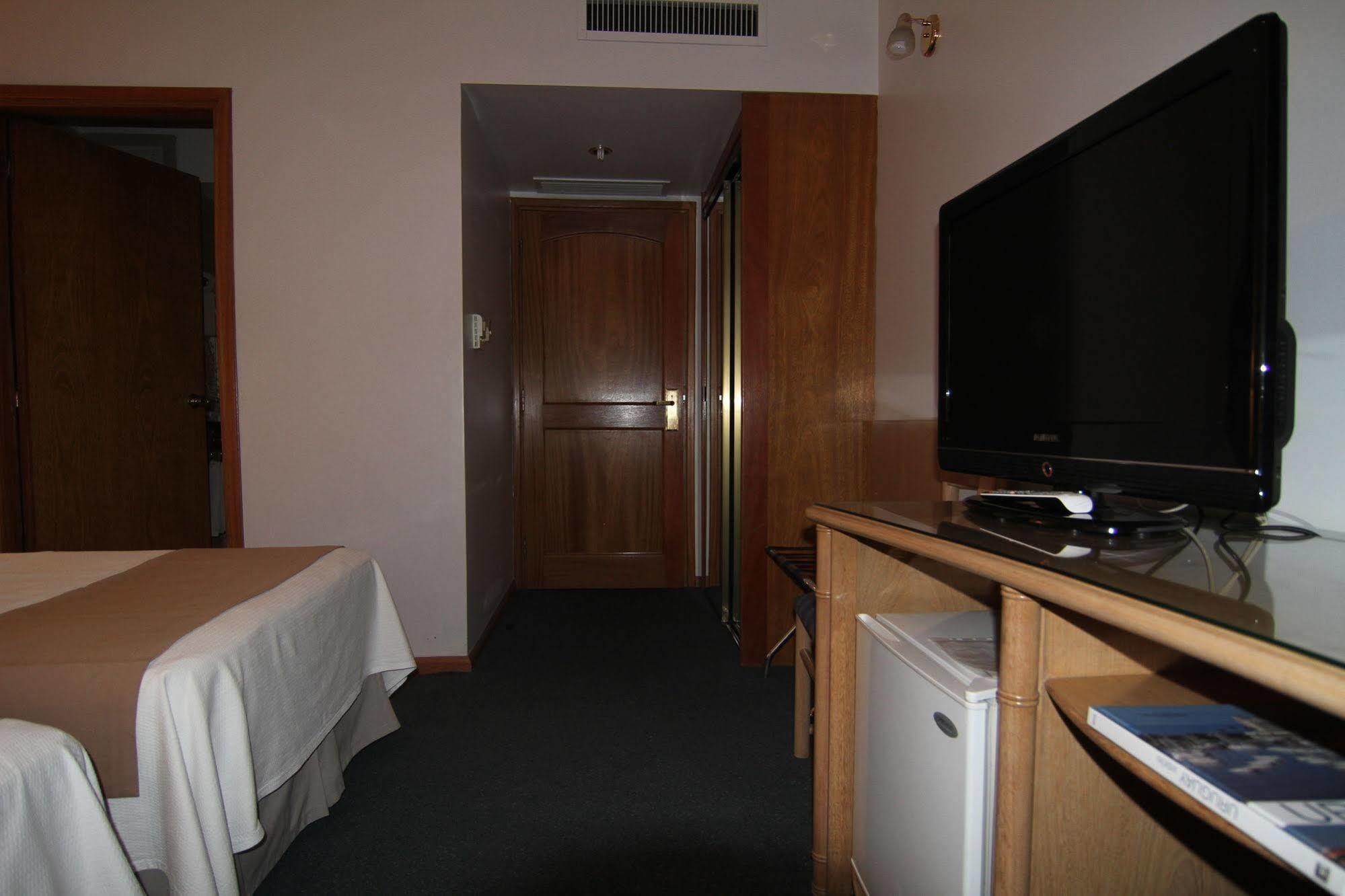 מונטווידאו Crystal Palace Hotel מראה חיצוני תמונה