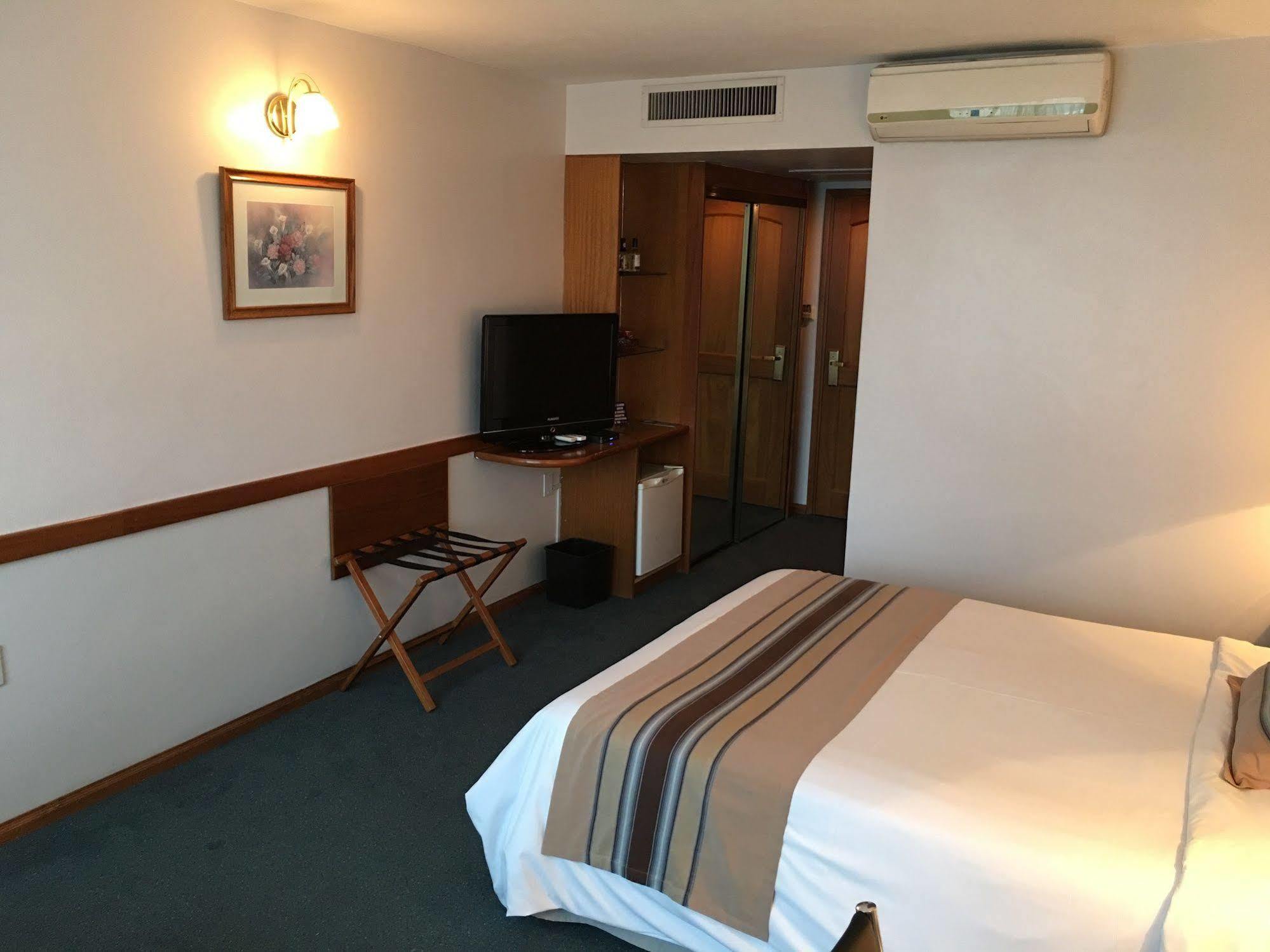 מונטווידאו Crystal Palace Hotel מראה חיצוני תמונה