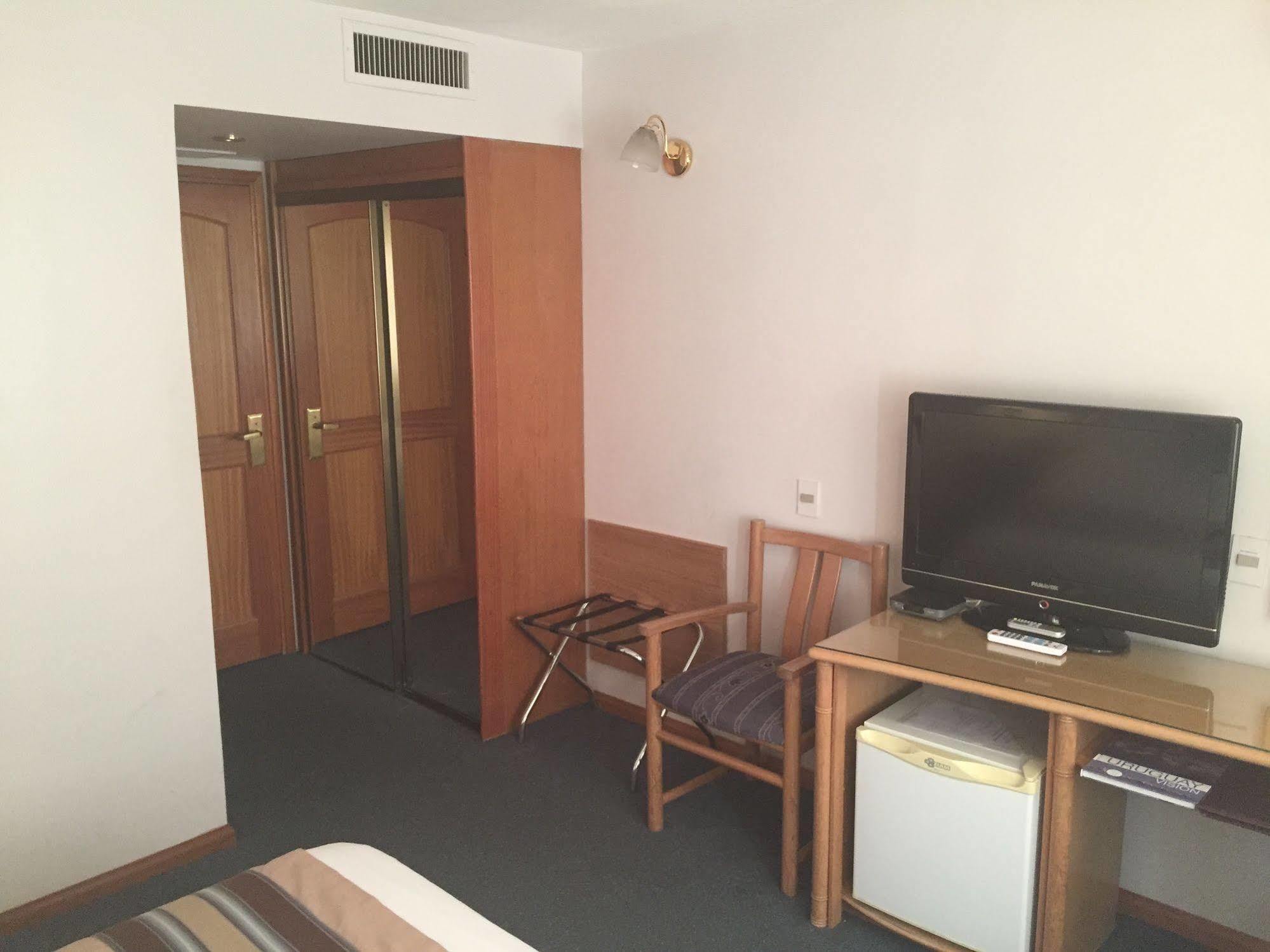 מונטווידאו Crystal Palace Hotel מראה חיצוני תמונה