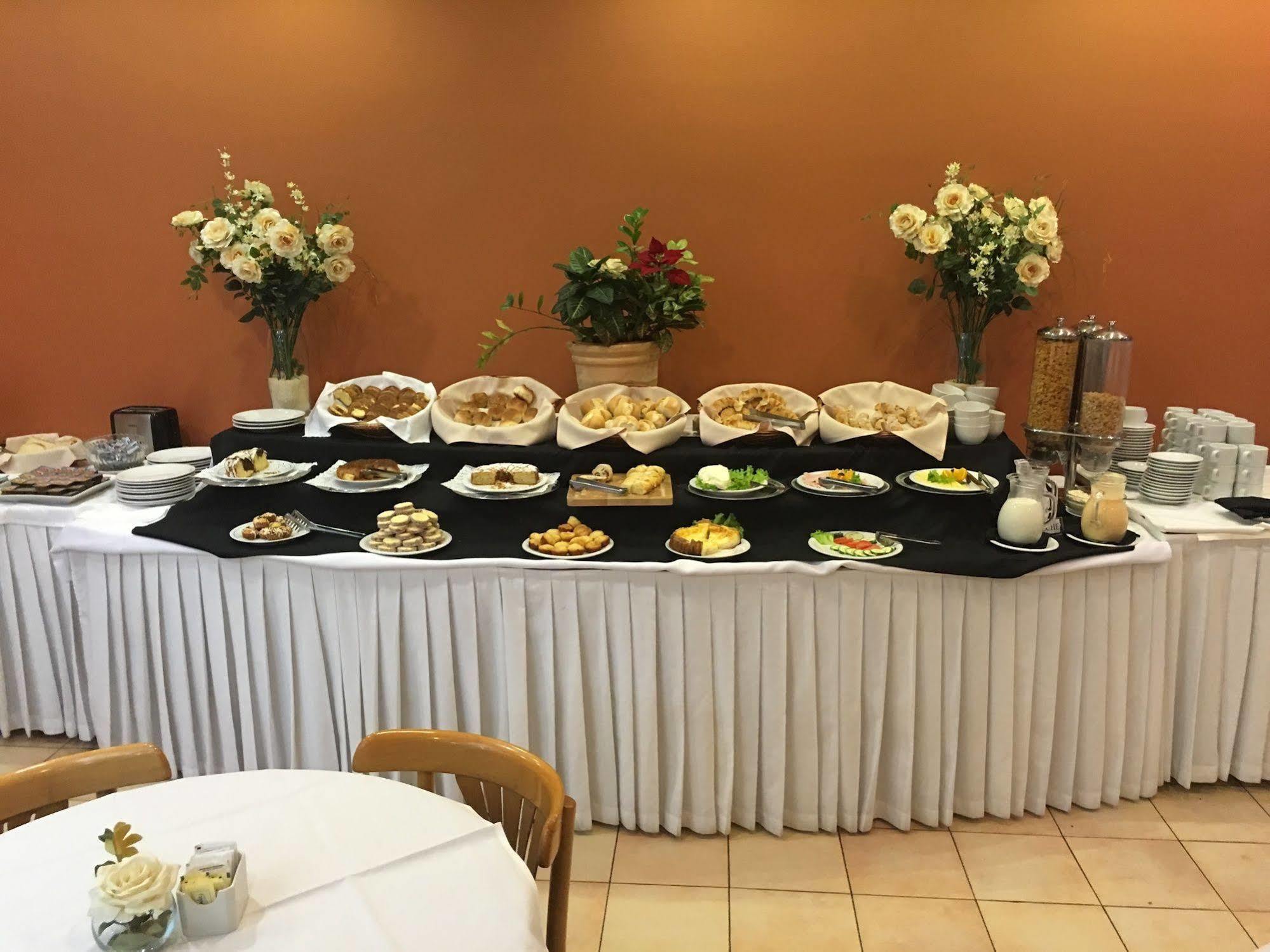 מונטווידאו Crystal Palace Hotel מראה חיצוני תמונה