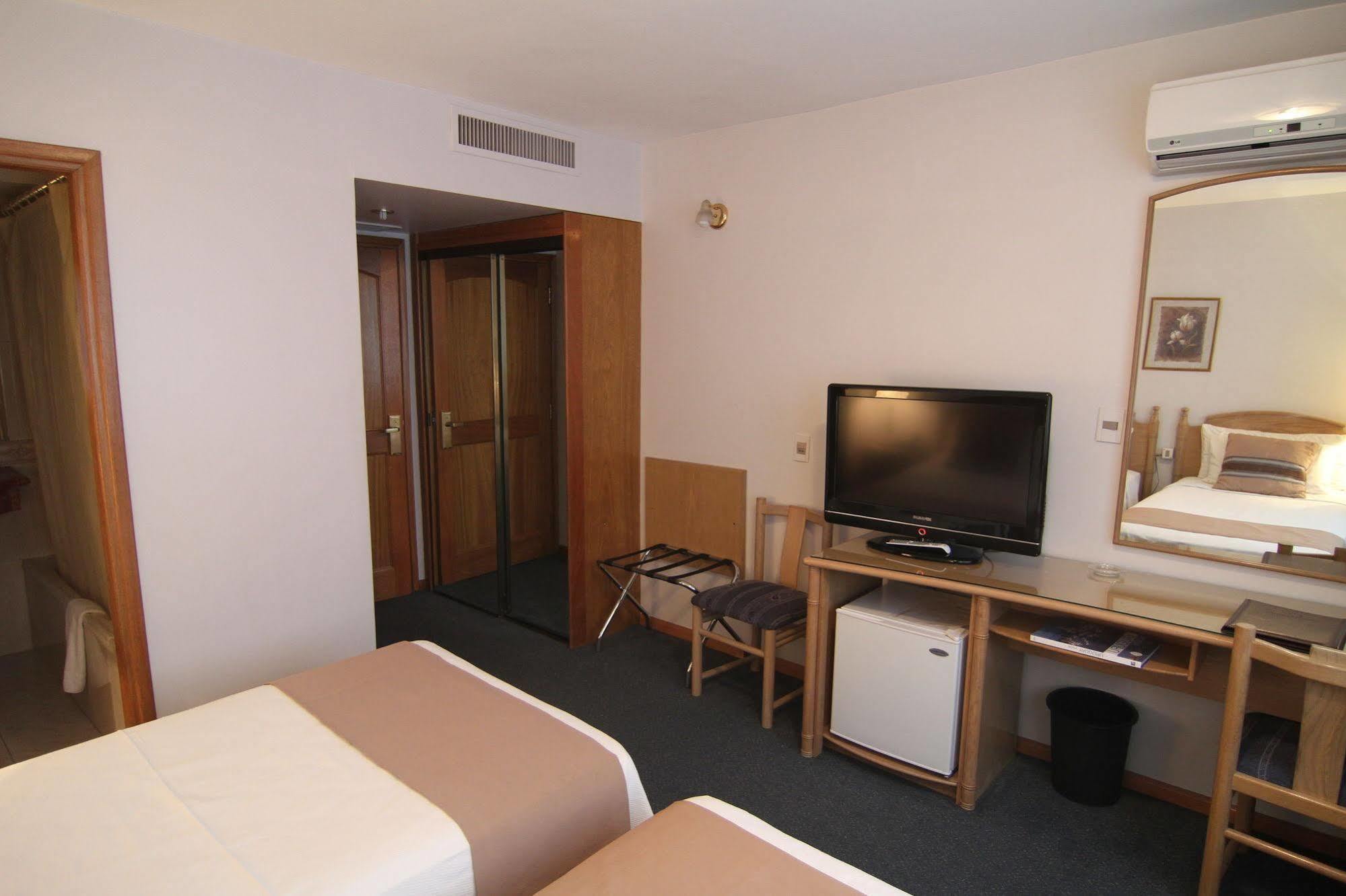 מונטווידאו Crystal Palace Hotel מראה חיצוני תמונה